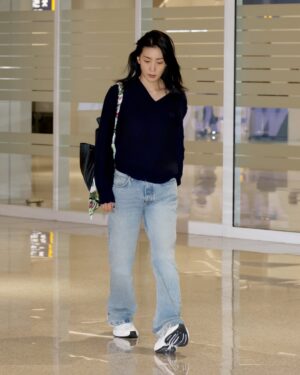 Kim Seo-hyung Instagram - @balenciaga 🛬
