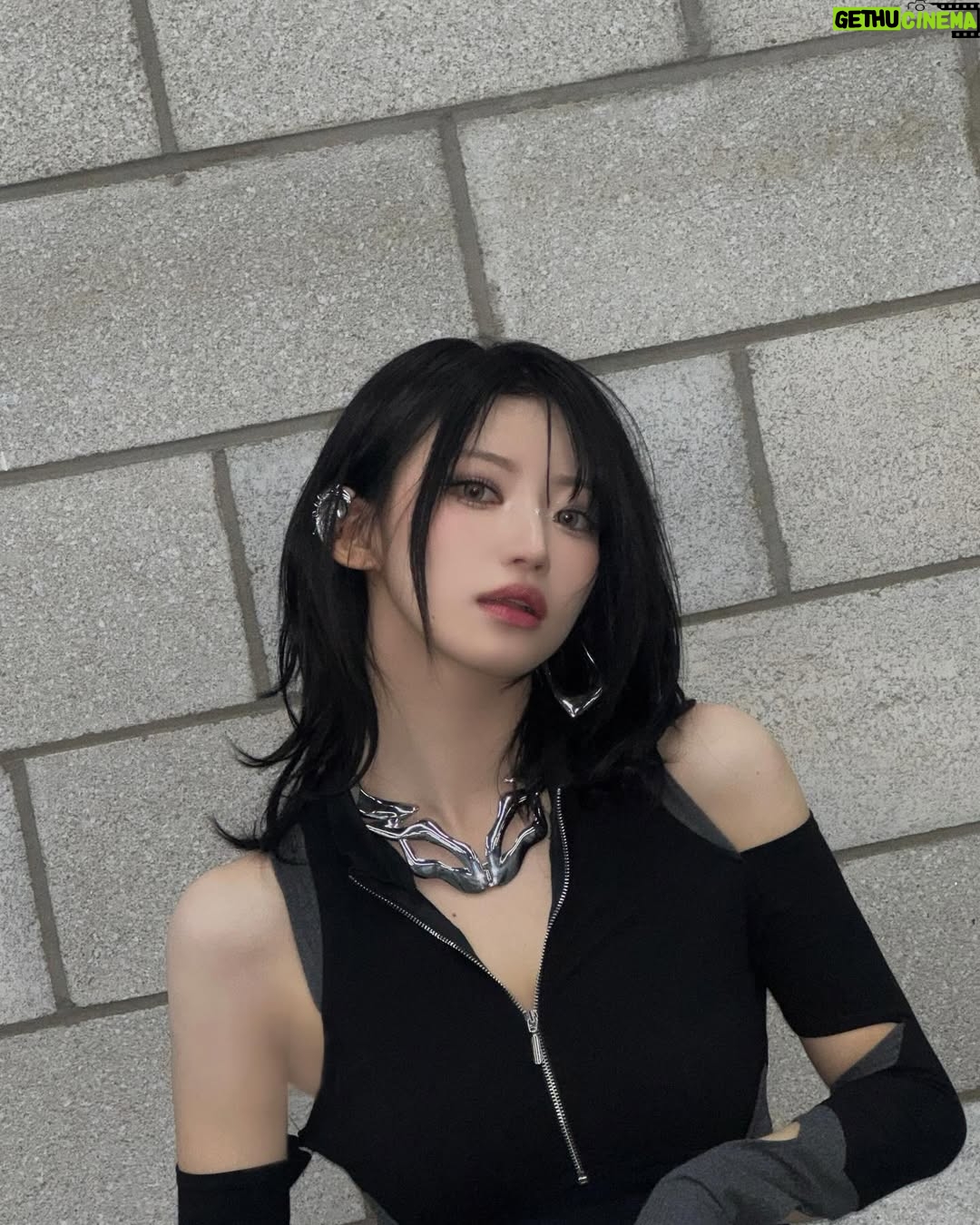 Kim Si-yoon - 12.8K Likes - ⚔️⛓️⚖️