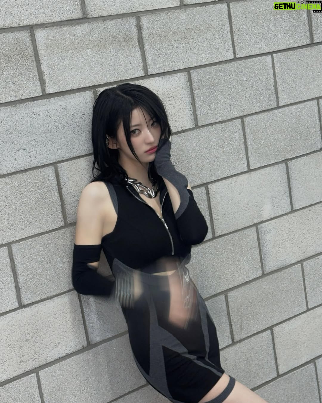 Kim Si-yoon - 12.8K Likes - ⚔️⛓️⚖️
