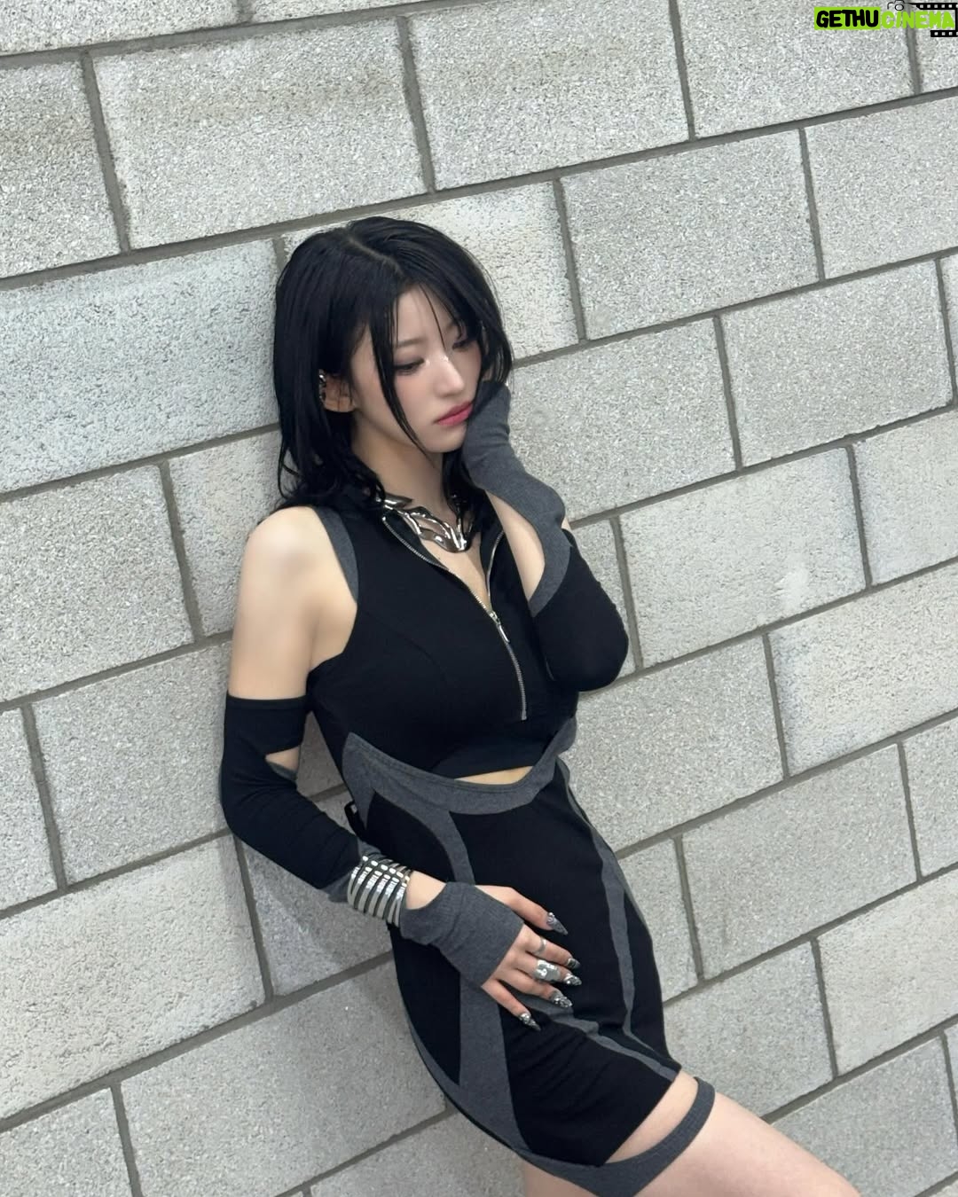 Kim Si-yoon - 12.8K Likes - ⚔️⛓️⚖️