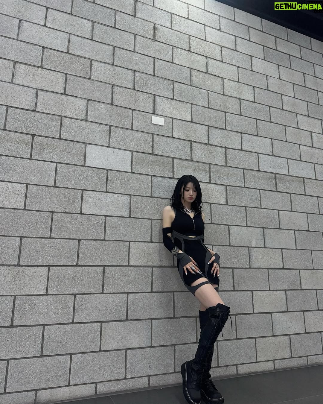 Kim Si-yoon - 12.8K Likes - ⚔️⛓️⚖️