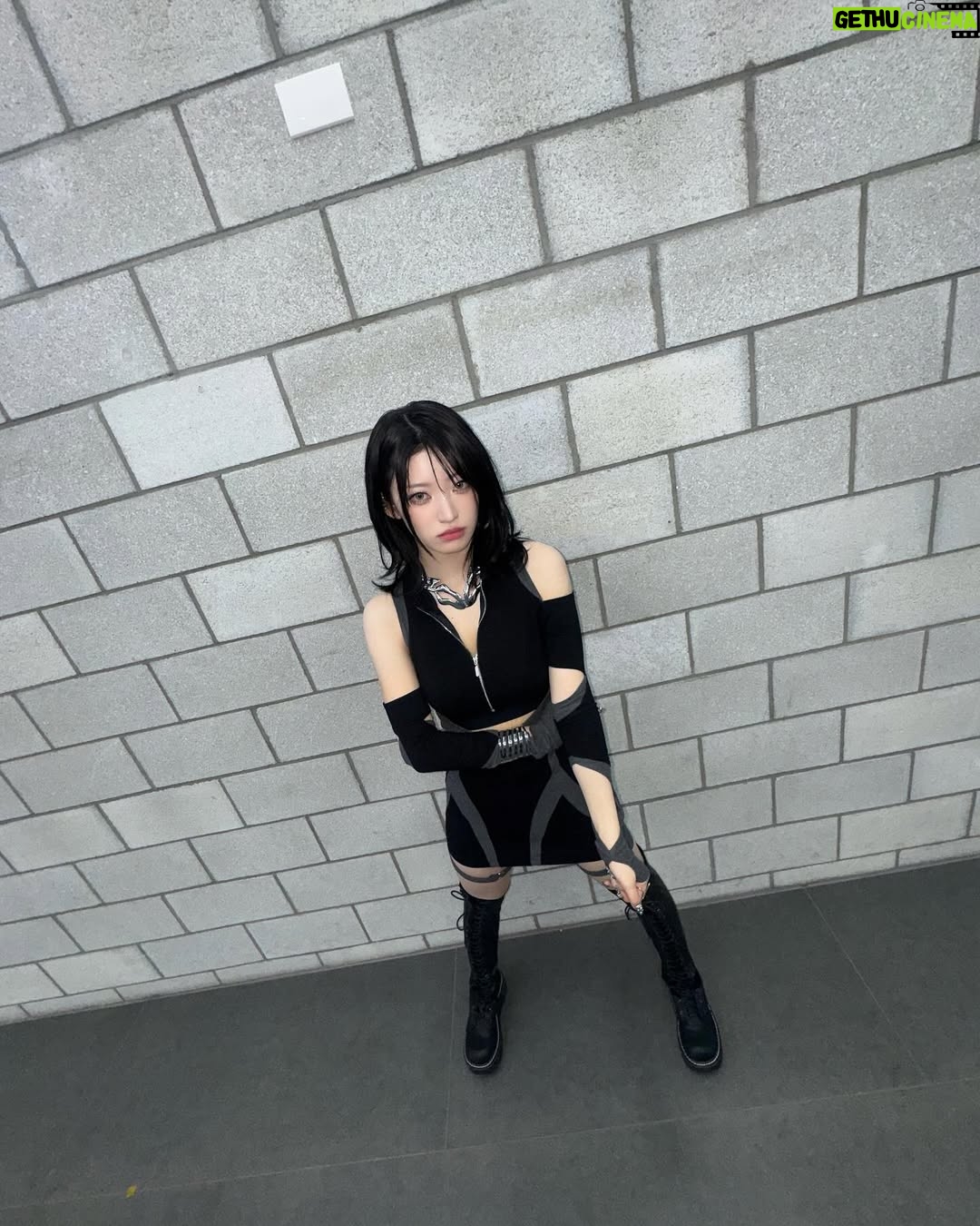 Kim Si-yoon - 12.8K Likes - ⚔️⛓️⚖️