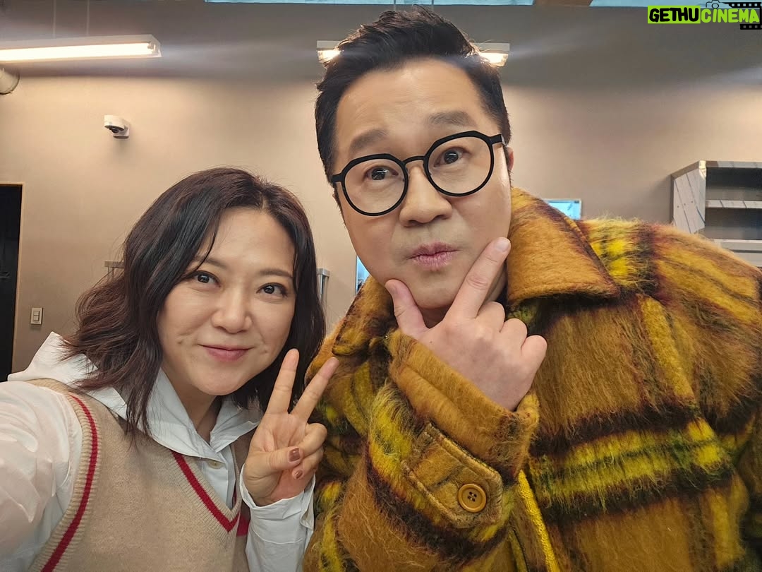 Kim Sook - 17.7K Likes - 오만추 1기 잘 보셨어요..??? 정모사진 올립니다^^
#오만추 #오랜만남추구