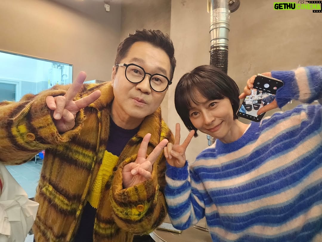 Kim Sook - 17.7K Likes - 오만추 1기 잘 보셨어요..??? 정모사진 올립니다^^
#오만추 #오랜만남추구