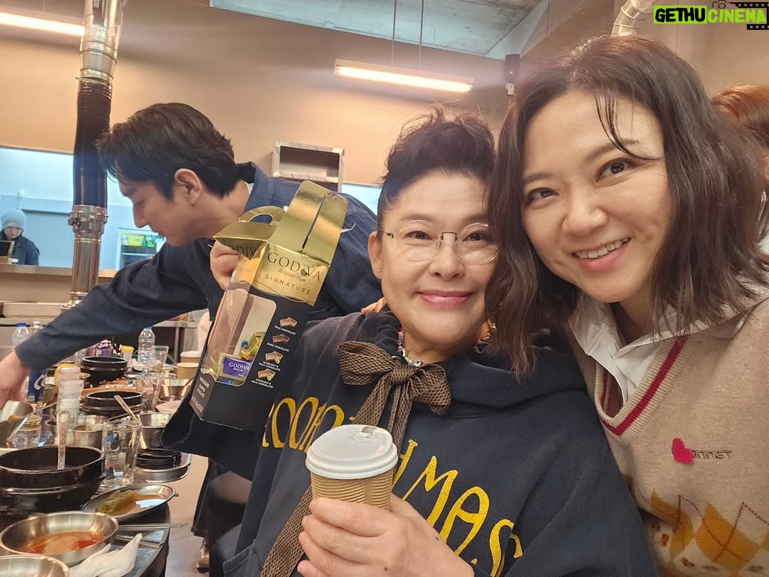 Kim Sook - 17.7K Likes - 오만추 1기 잘 보셨어요..??? 정모사진 올립니다^^
#오만추 #오랜만남추구