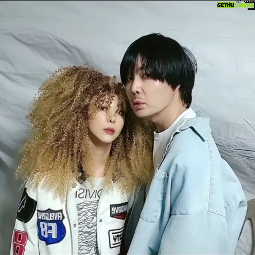Kim Wan-sun - 6.3K Likes - @taeyang_artistaeyang @joypet8 #😁😁😁
날씨와 상관없이 멋진 주말 보내세용~😘😘😘