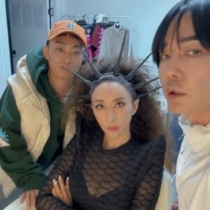 Kim Wan-sun Instagram - @taeyang_artistaeyang @joypet8 #😁😁😁 
날씨와 상관없이 멋진 주말 보내세용~😘😘😘