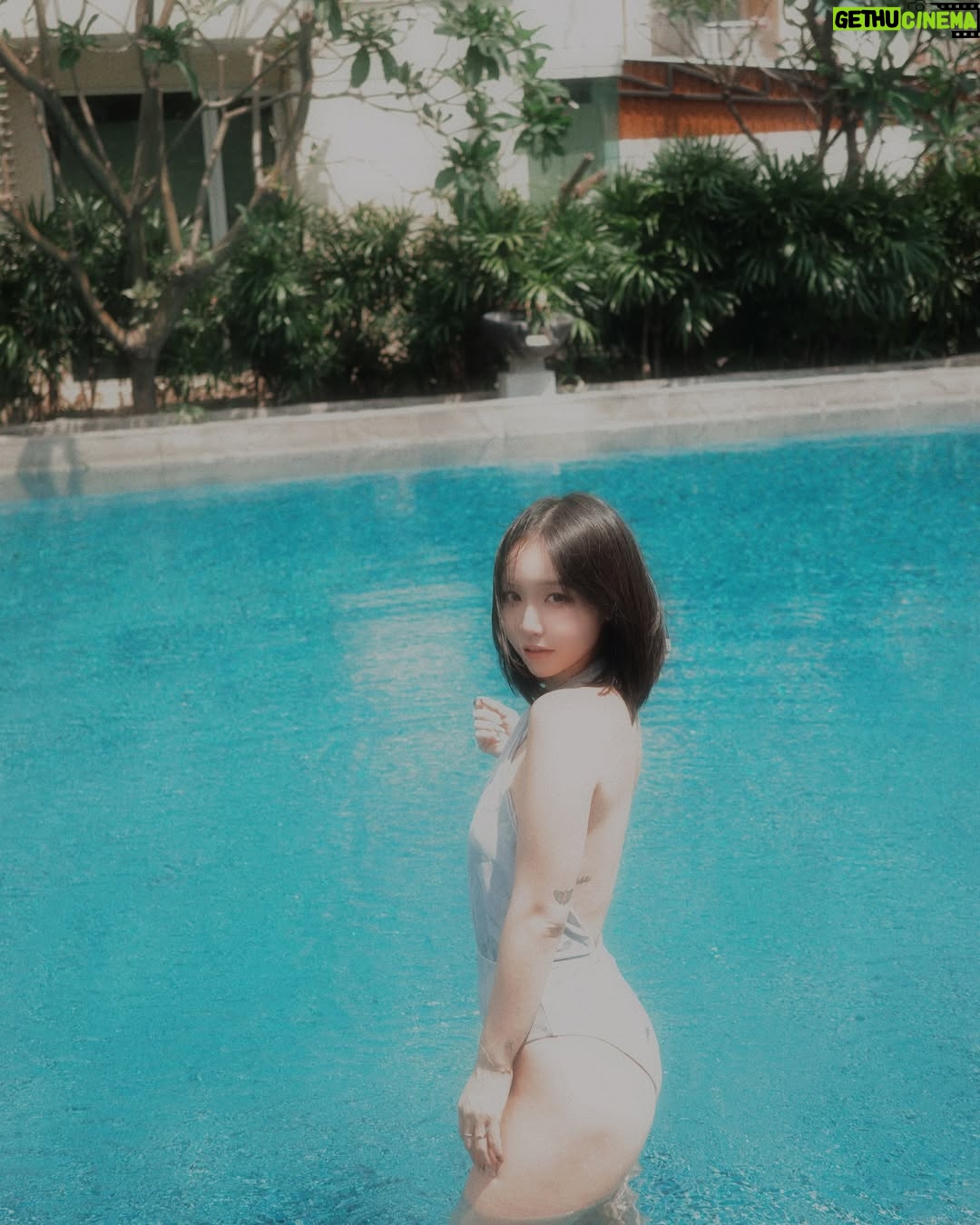 Kimberley Chen - 25.1K Likes - I miss my bed 🫀