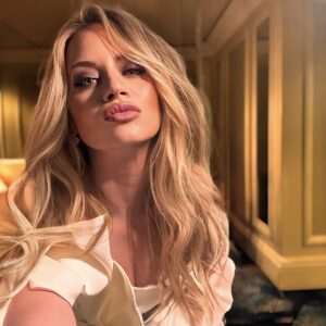 Kimberly Wyatt Instagram - Always a pleasure getting to get all dolled up and play some tunes! 

Thanks for having me @britisharrows
