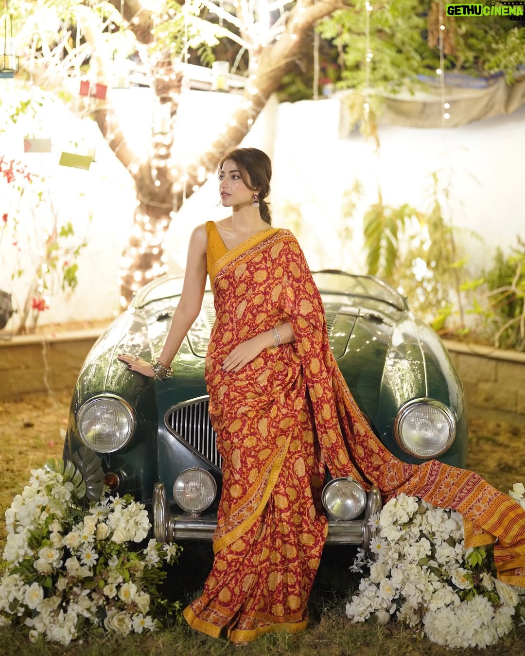 Kinza Hashmi - 332.7K Likes - Hum pyar karnay walay hain koi ghair nahi 🥲
👗 @sammykdesigns
📸 @wedding.wizards
💎 @ayeshaccessories