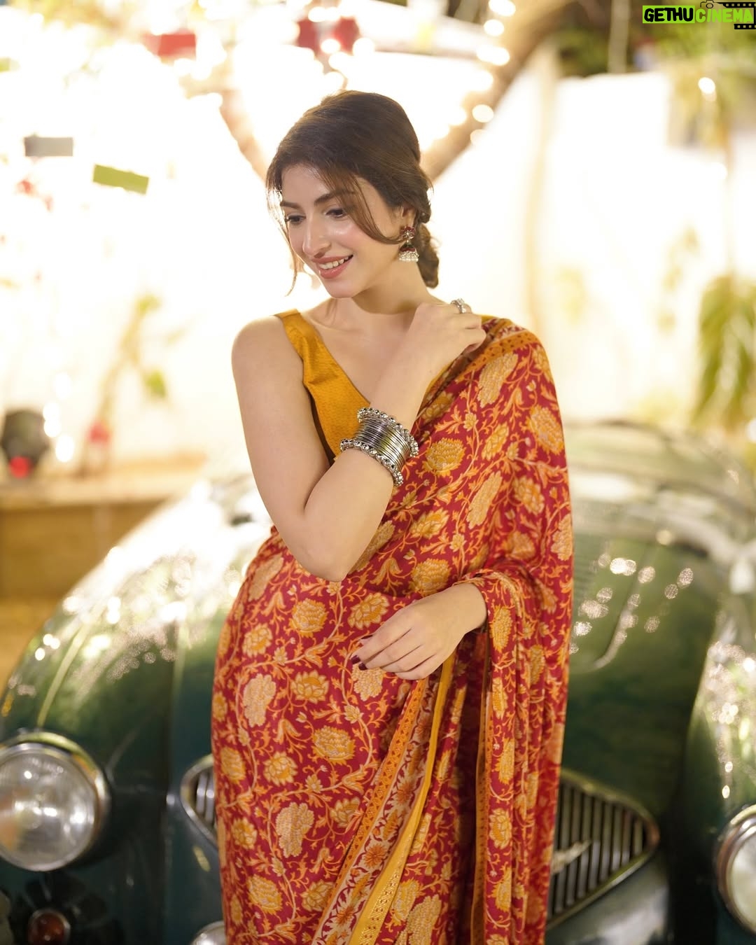 Kinza Hashmi - 332.7K Likes - Hum pyar karnay walay hain koi ghair nahi 🥲
👗 @sammykdesigns
📸 @wedding.wizards
💎 @ayeshaccessories