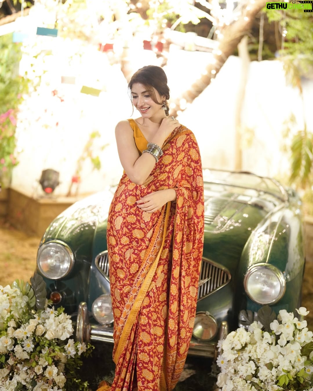 Kinza Hashmi - 332.7K Likes - Hum pyar karnay walay hain koi ghair nahi 🥲
👗 @sammykdesigns
📸 @wedding.wizards
💎 @ayeshaccessories