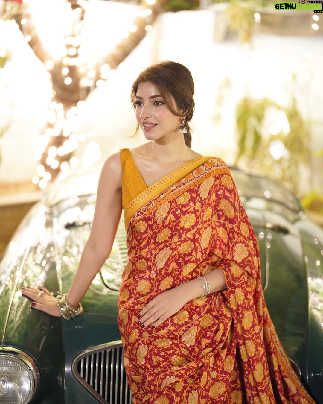 Kinza Hashmi - 332.7K Likes - Hum pyar karnay walay hain koi ghair nahi 🥲
👗 @sammykdesigns
📸 @wedding.wizards
💎 @ayeshaccessories
