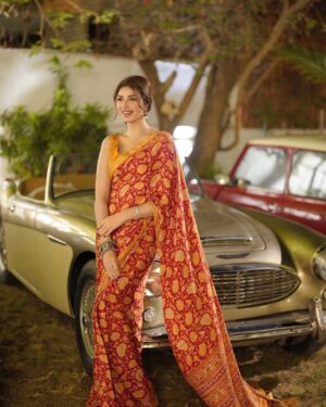 Kinza Hashmi Instagram - Hum pyar karnay walay hain koi ghair nahi 🥲

👗 @sammykdesigns
📸 @wedding.wizards
💎 @ayeshaccessories