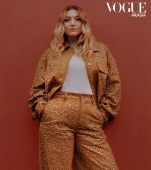 Kinzy Diab Instagram - VOGUE ARABIA x LEVITATE ☁️

Thank you @voguearabia for featuring us in your June Edition <3

Our group exhibition 𝓛𝓮𝓿𝓲𝓽𝓪𝓽𝓮 opens tomorrow at 4 Garden Walk EC2A 3EQ.

Link for the article: https://ar.vogue.me/ثقافة-2/الفنّ-أولاً-معرض-ليڤيتيت-حياتي-دايريز/ 

Photography: @elliotjameskennedy 
Fashion Editor: @nat_westernoff 
Style: @suzannahsnow 
Makeup: @anastasiaborovik_ 
Hair: @_uchinokura_hair 
Production: @jj.mediagroup @naomibergau 
Lighting: @jjlighting_ 
Studio: @jjstudioslondon_ 
Words: @jeannineyazbeck.ak