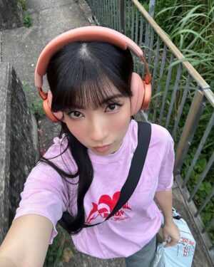 Kira Chan Instagram - 獨立歌手日常
一袋二袋😂😂😂