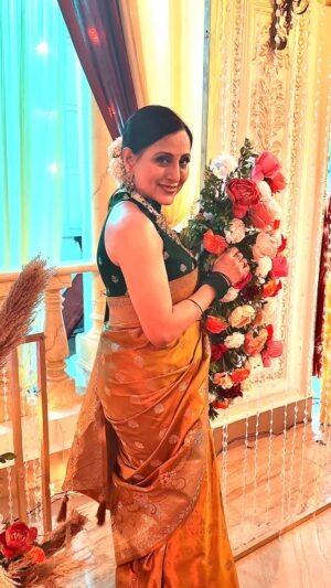 Kishori Shahane Instagram - Glow Differently…
The Golden Voice @jagjitsinghofficial …

Thankyou @aakanksha.pal5 for capturing me

#instagram #instagood #trending #instalike #gazal #mood #kishorishahane #kaisemujhetummilgaye #kaisemujhetummilgayi #babitaahuja #bts #tv