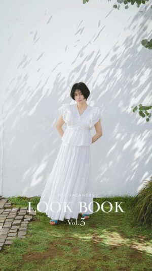 Ko Shibasaki Instagram - LOOK BOOK Vol.3
ㅤㅤㅤㅤㅤㅤㅤㅤㅤㅤㅤㅤㅤ
ㅤㅤㅤㅤㅤㅤㅤㅤㅤㅤㅤㅤㅤBrand Director : Ko Shibasaki
ㅤㅤㅤㅤㅤㅤㅤ
【MES VACANCES | Voyage Léger】
ㅤㅤㅤㅤㅤㅤㅤㅤㅤㅤㅤㅤ
ㅤㅤㅤㅤ
"Voyage Léger" brings the lightness of travel to life.
Airy fabrics, flowing silhouettes, and sun-kissed hues create an effortless sense of comfort.

Like looking through a lens, each piece has a sheer transparency that enhances its ethereal charm.

Wherever you go, move freely and embrace the journey.
ㅤㅤㅤㅤㅤㅤㅤㅤㅤㅤㅤㅤㅤ
——
ㅤㅤㅤㅤㅤㅤㅤㅤㅤㅤㅤㅤㅤ軽やかな素材、流れるようなシルエット、陽ざしを浴びたようなニュアンスカラーが生み出す心地よい抜け感。
まるでレンズ越しに見る風景のように、ほんのり透けるディテールがエアリーな魅力を引き立てる。
どこへ行くにも自由に、旅そのものを楽しんで。
ㅤㅤㅤㅤㅤㅤㅤㅤㅤㅤㅤㅤㅤ
／
4/4(Fri)12:00 release
ㅤㅤㅤㅤㅤㅤㅤㅤㅤㅤㅤㅤㅤ＼
ㅤㅤㅤㅤㅤㅤㅤㅤㅤㅤㅤㅤㅤㅤㅤㅤㅤㅤㅤㅤㅤㅤㅤㅤㅤㅤ
@mes_vacances_official 
ㅤㅤㅤㅤㅤㅤㅤㅤㅤㅤㅤㅤㅤ
#mesvacances #旅するように暮らす #柴咲コウ
