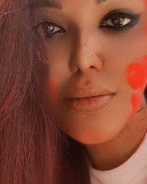 Koena Mitra Instagram - Happy Holi to everyone celebrating🥂🎊🔆❤️

#holi #indianfestivals❤️ #loveandlight❤️💫