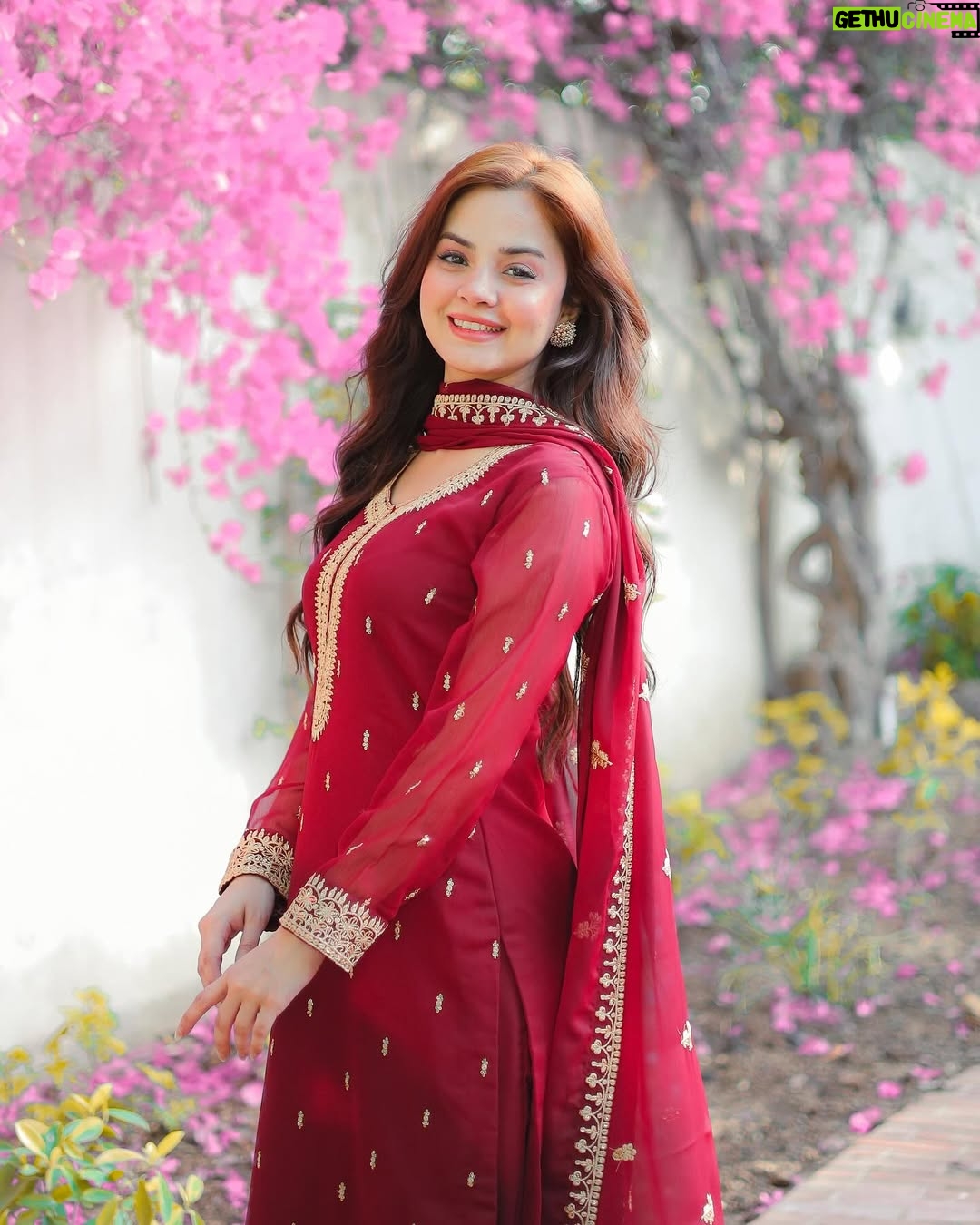 Komal Meer - 221.5K Likes - Step into Style, Step into Ada 🌙
Steal this look for Eid 👉🏻 Ada by @abaanzohan - Now Available at Laam
#abaanzohan #komalmeer