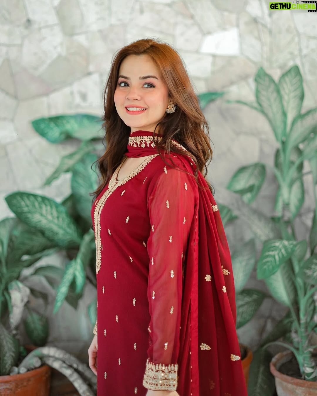 Komal Meer - 221.5K Likes - Step into Style, Step into Ada 🌙
Steal this look for Eid 👉🏻 Ada by @abaanzohan - Now Available at Laam
#abaanzohan #komalmeer