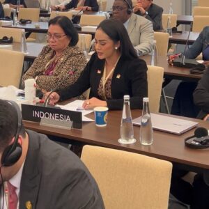 Krisdayanti Instagram - 𝙿𝚊𝚍𝚊 𝚔𝚎𝚜𝚎𝚖𝚙𝚊𝚝𝚊𝚗 146th IPU Assembly
Manama (12 March 2023)
Standing Committee on
Democracy and Human Rights

𝚂𝚊𝚢𝚊 𝚖𝚎𝚖𝚋𝚎𝚛𝚒𝚔𝚊𝚗 𝚒𝚗𝚝𝚎𝚛𝚟𝚎𝚗𝚜𝚒 𝚝𝚎𝚛𝚔𝚊𝚒𝚝
Orphanage trafficking: The role of parliaments in reducing harm

Kami menyadari bahwa panti asuhan memiliki dampak positif maupun negatif bagi anak-anak.  Oleh karena itu, peran penting kami sebagai anggota parlemen adalah untuk memastikan bahwa anak-anak di panti asuhan aman dari perlakuan kekerasan dalam segala bentuk termasuk eksploitasi perdagangan manusia melalui pembuatan dan pengawasan hukum @dpr_ri @bksapdpr 

#ipu146 #parliement4theplanet
𝚋𝚊𝚝𝚒𝚔 𝚐𝚞𝚗𝚞𝚗𝚐𝚊𝚗 𝚔𝚘𝚕𝚎𝚔𝚜𝚒 @lindamariani_official
