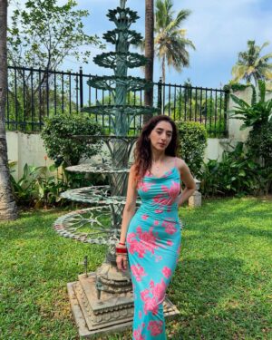 Kritika Avasthi Instagram - My stay at @amritarathepoovathheritage was nothing short of magical. Nestled in the heart of Fort Kochi, this 200-year-old heritage property stole my heart with its captivating sea views straight from my room. 
The exotic architecture felt like stepping into a different era, rich with stories and charm. Every moment here, surrounded by such history and beauty, was a perfect blend of peace, luxury and tradition, stunning & unforgettable ♥️.
Dress @myluluandsky 

#fortkochi #kerela #travel #travelphotography #travelgram #amritara