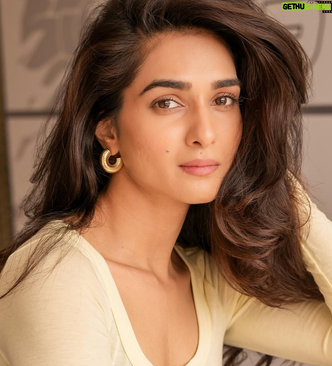 Kritika Singh Yadav - 11.4K Likes - Coffee &š