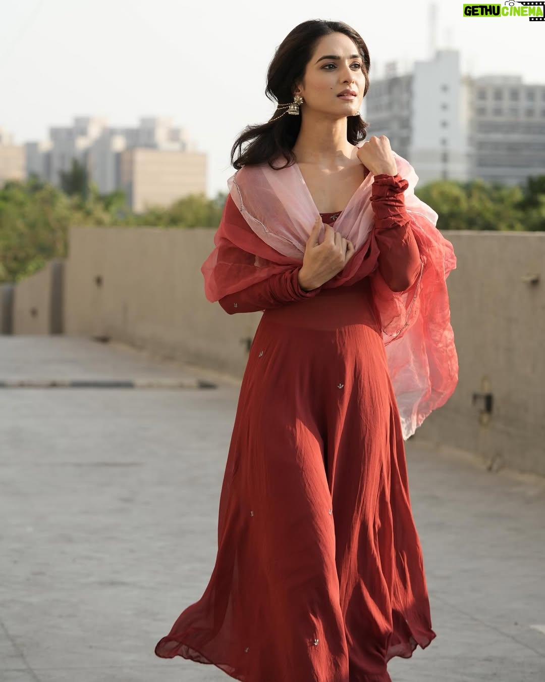 Kritika Singh Yadav - 10.5K Likes -