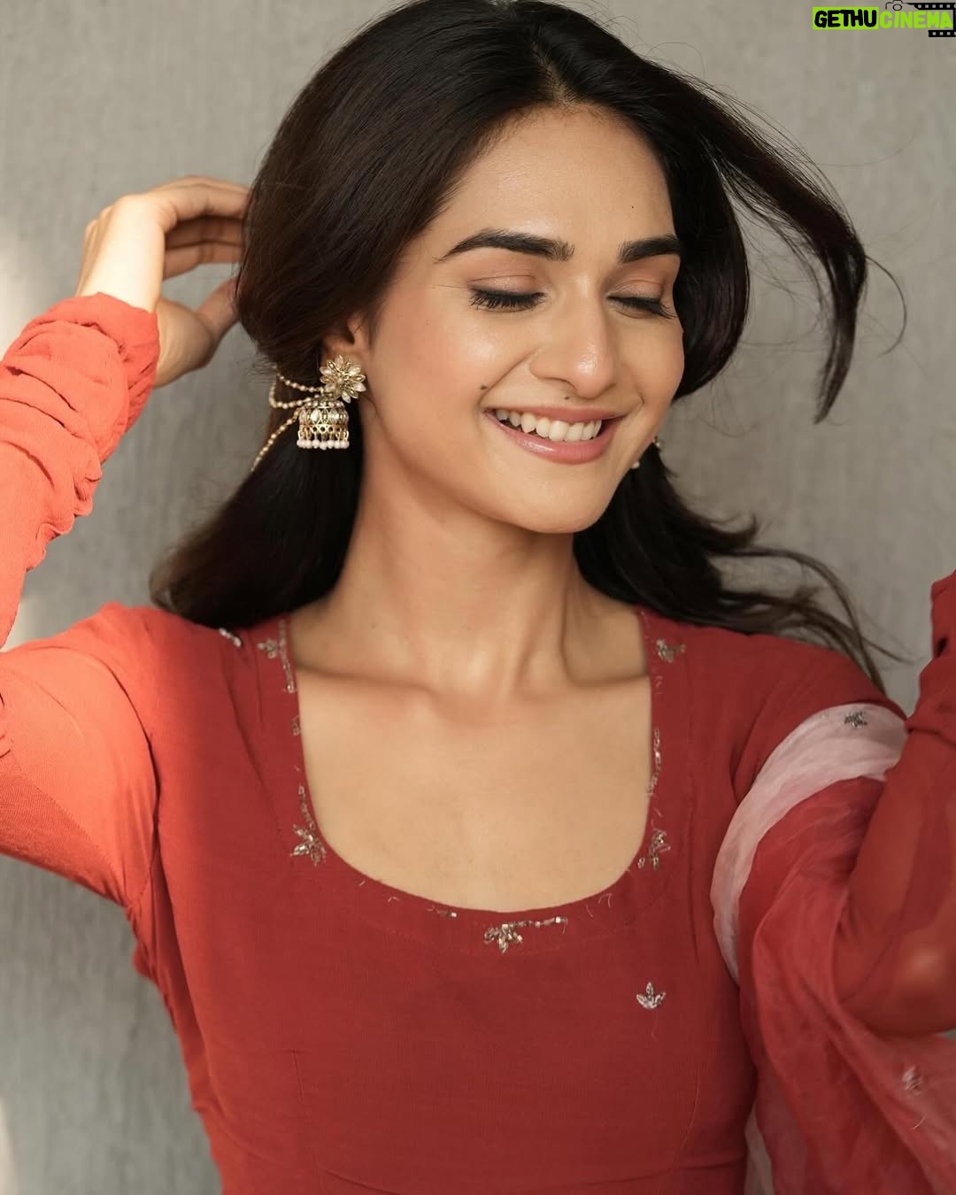 Kritika Singh Yadav - 10.5K Likes -