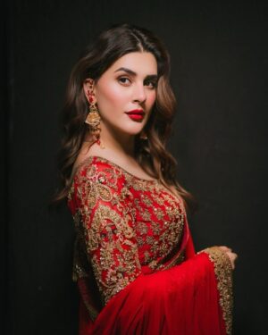 Kubra Khan Instagram - Oh how I knew how badly I wanted a red saari for my Qawalli night. Unusual of me, but I knew exactly where to look this time. @theworldofhsy you absolutely beautiful people! Giving me more than my vision. So so much love for you! And Once again thank you for styling Us for our happy moments. I will cherish this for forever. 🥰❤️