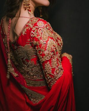 Kubra Khan Instagram - Oh how I knew how badly I wanted a red saari for my Qawalli night. Unusual of me, but I knew exactly where to look this time. @theworldofhsy you absolutely beautiful people! Giving me more than my vision. So so much love for you! And Once again thank you for styling Us for our happy moments. I will cherish this for forever. 🥰❤️