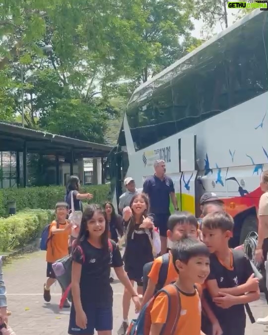Kullanat Preeyawat - 6.1K Likes - จบ Residential trip 3 วัน 2 คืน หม่ามี้ก็โล่งใจ(มันก็คล้ายๆไปเข้าค่าย)แต่คืออายุ 7 ขวบอะ ตอนหม่ามี้ได้ไปคืออายุ 10 กว่า ห่วงทุกอย่าง ขนาดใส่รองเท้าแตะยังเดินให้ข้อเท้าพลิกได้อะ แต่เอาจริงๆที่ห่วงที่สุดคือกลัวจะติดใจ🤣เอาเป็นว่าไม่ร้องไห้ก่อนไป แต่ก่อนนอนบอกเพื่อนว่า i miss my parent. เพื่อนบอก me too. แต่พอเจอหน้าแม่บอก I wanna go it again!!😋Any way so proud of you my baby.❤️