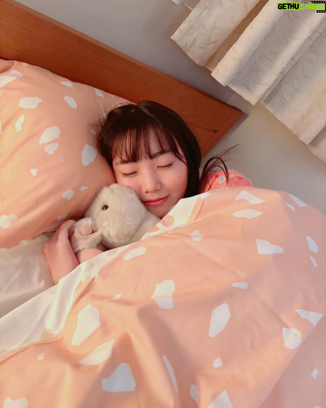 Kurumi Inagaki - 22K Likes - .
「アンサンブル」最終回
ご視聴いただきありがとうございました。
.
.
久しぶりの連続ドラマに出演できて、
たくさんの新しい経験もさせていただき、
たくさん笑って
スタッフの方々や共演者の方たちと
たくさんお話して楽しく撮影をしました😊
.
.
載せていなかったオフショットを
詰めました!
どの回だか分かりますか?
.
.
.
#アンサンブル
#最終回
#宇井咲良 役
#稲垣来泉