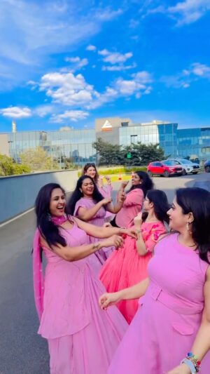 Lahari Arundhati Vishnuvazhala Instagram - Fun & masthi 🩷💗

VC : @manjunath_chillale 🫰🏻