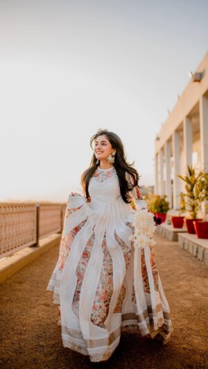 Laiba Khan Instagram - Eid day 2 
My fav @mohsin.naveed.ranjha 
@mohsin.ranjha_dino 

@stylebykiranraza 
🎥 @farazmirzaweddings 
Hair n Mkup @zehrasaesthetix