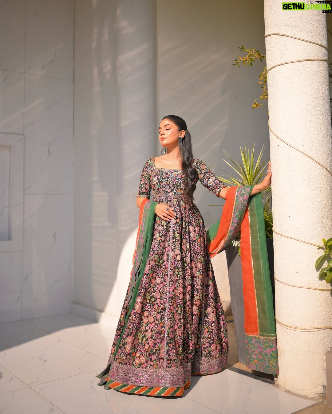 Laiba Khan - 429.2K Likes - 🌚
📸 @siddiqui_photography_and_films