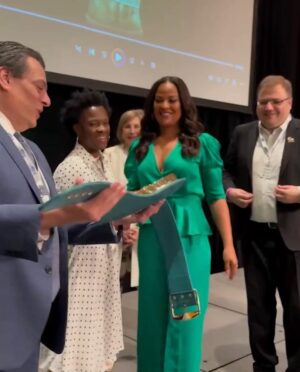 Laila Ali Instagram - TIARA BROWN JUST GOT HER WBC BELT FROM LAILA ALI & President Mauricio Sulaiman 🥹🏆🔥 @tiara.anointed @thereallailaali @wbcboxing @wbcmoro