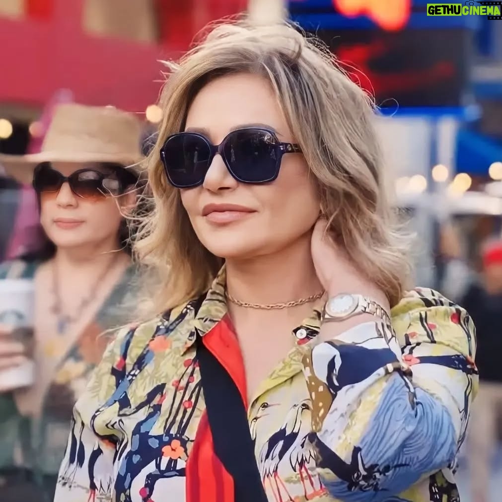 Laila Elwi - 13.5K Likes - Snaps from my interview with @alarabiya in LA. @hollywoodarabfilmfestival
Thank you @raffitalks for the nice talk and walk 😍
✨✨