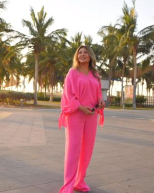 Laila Elwi Instagram - Happy Sham El-Neseem everyone 💖🎀💕💓🌸💗

📸 @azmycam