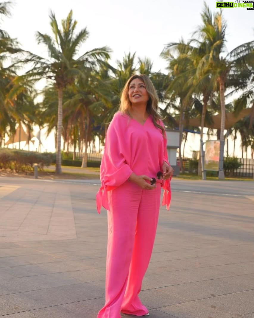 Laila Elwi - 23.8K Likes - Happy Sham El-Neseem everyone 💖🎀💕💓🌸💗
📸 @azmycam