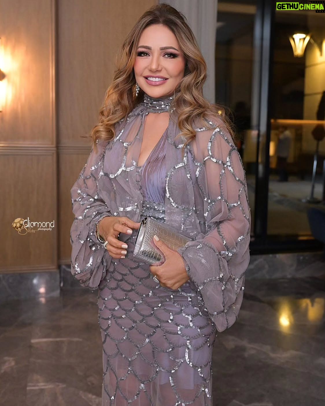 Laila Elwi - 16K Likes - من العرض الخاص لفيلم ولاد رزق بالرياض ✨️
Makeup: @darinmakeup_artist
Photo by: @studiolaqtat