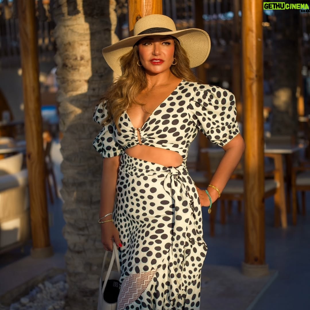 Laila Elwi - 23.7K Likes - As promised 💫💫💫
The amazing 📸 @khaledfadda
Thanks to the glam team ✨️
Styling: @daniaouf
👗: @ego_eg
Hair & makeup: @alsagheersalons
📍: @solbeachbar