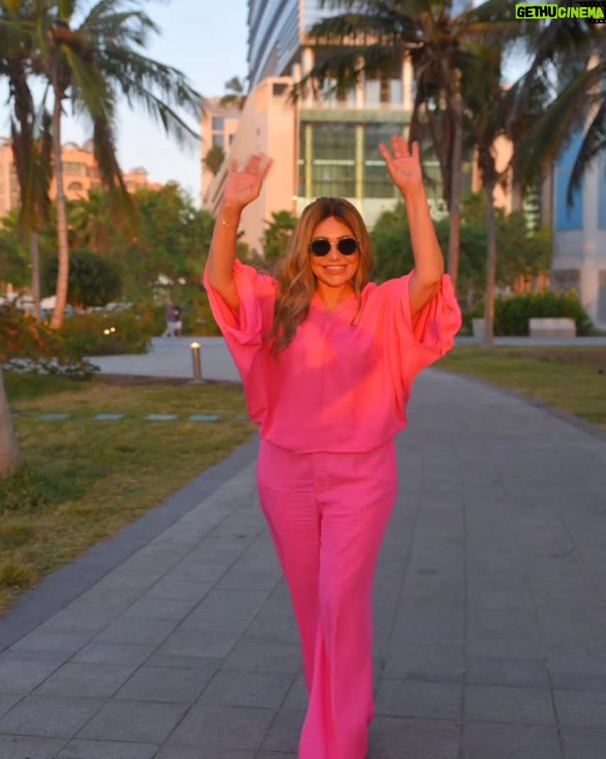 Laila Elwi - 23.8K Likes - Happy Sham El-Neseem everyone 💖🎀💕💓🌸💗
📸 @azmycam