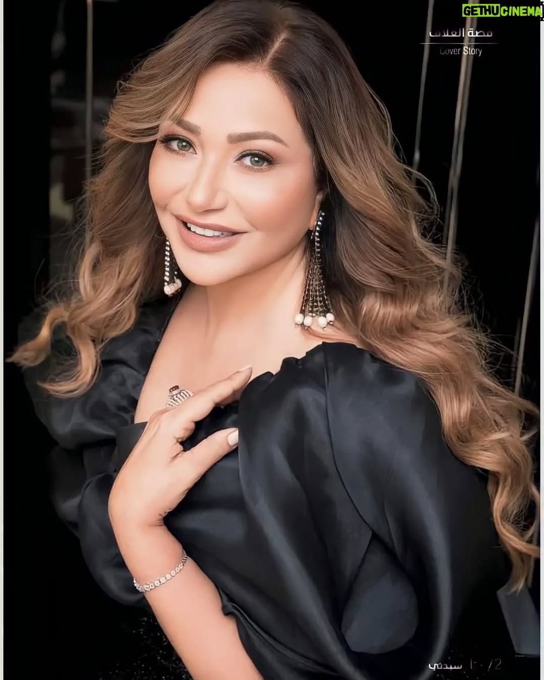 Laila Elwi - 16K Likes - غلاف مجلة @sayidatynet
With @khaled_eloui ❤️
Styling: @maissaazab @sahar.m.azab
Makeup: @sohakhoury
Hair: @alsagheersalons
Photography: @mseifphotography