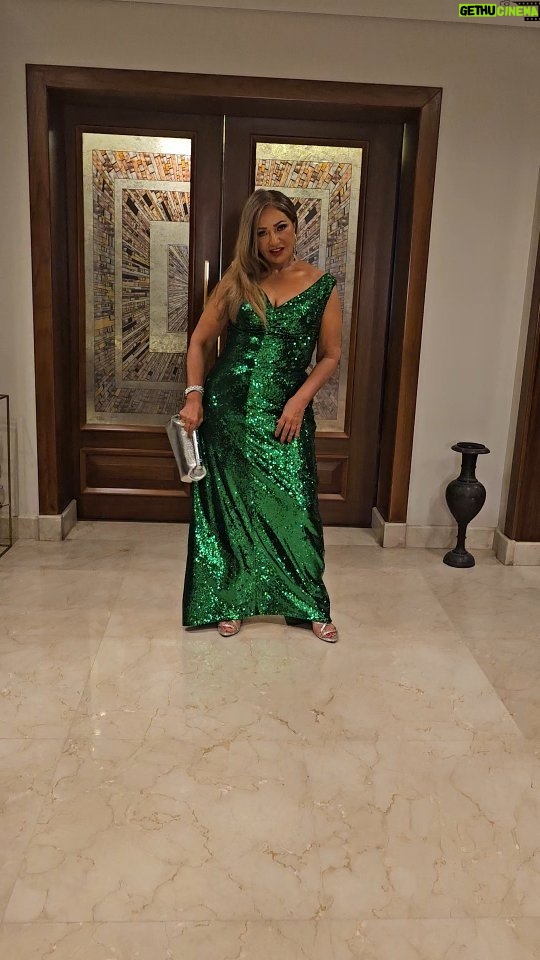 Laila Elwi - 35.6K Likes - Heading to @dearguestco awards ceremony..
You get the first look 💚💚
Hair and makeup: @alsagheersalons