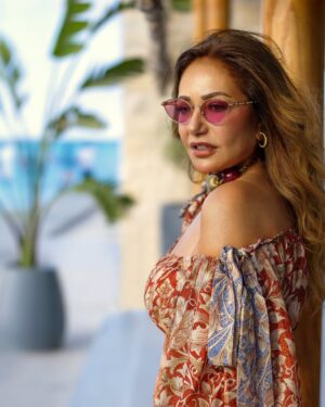 Laila Elwi Instagram - My latest photo session with @khaledfadda 📸

Stylist @dinaauf
Makeup&hair: @alsagheersalons
Clothing: @ego_eg
Location @solbeachbar

#LailaEloui
#ليلى_علوي