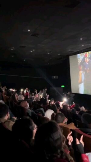 Laila Elwi Instagram - مبسوطة وسعيدة ان بعد ٢٠ سنة من عرض فيلم (حب البنات) لسة الجمهور بنفس الحماس ليه وفكروني بأول يوم عرض للفيلم😍😍 كل الحب والتقدير لكل زمايلي صناع الفيلم ولكل الجمهور الغالي على قلبي ❤️❤️

#فيلم_حب_البنات 
@zawyacinema 
@tamerhabibofficial 
@khaled_el_hagar