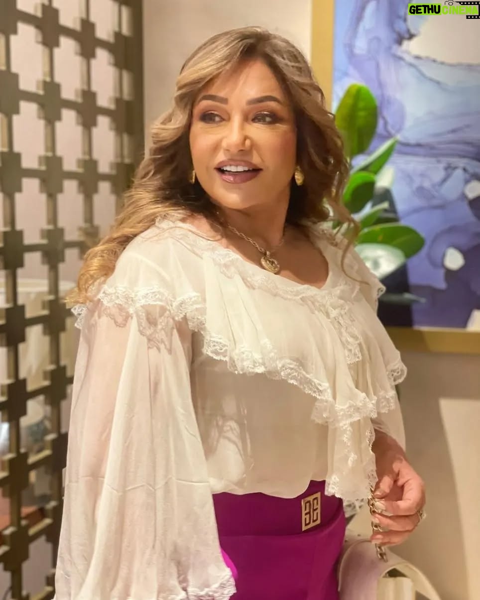 Laila Elwi - 12.9K Likes - Heading to the premiere of "Sugar Daddy" in @muvi_cinemas in Jeddah 🇸🇦
Styling: @maissaazab
Pants: @jessieboutiquecairo
Hair: @raniafakih_ @jeanlouisdavidsa
Makeup: @dana.m.777