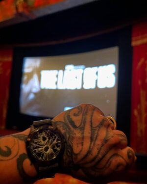 Landon Cider Instagram - At the @thelastofus S2 premiere yesterday in my #JoelMillerCosplay with a nod to the game’s Joel.
📸 @strange.victory in the portrait studio
Keep an eye out for a full BTS reel coming soon! 
Thanks @palantemax @humanbyorientation @sceneinblack for the invite and to my date looking beautiful as usual @gabicakes25. 
. 
#thelastofus #joelmiller #cosplay #dragking #dragqueen #makeup #cosplaymakeup